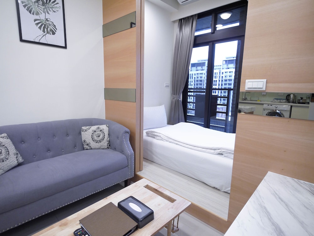 CH Service Apartment 23/48