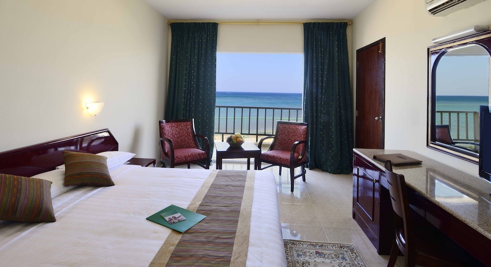 RESORT SUR BEACH HOLIDAY 3/33