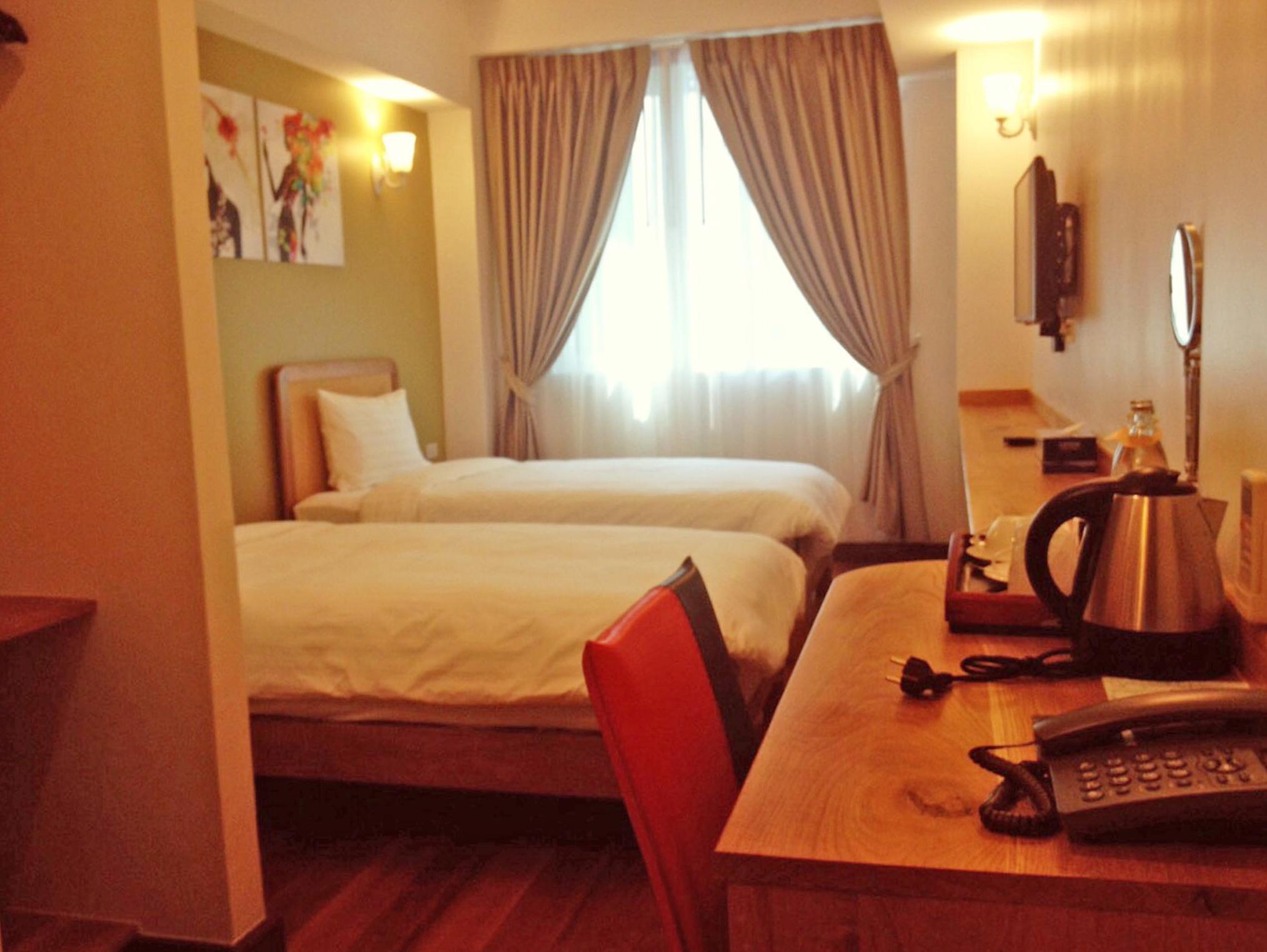 Cozy At 9 Hotel And Kitchen 20/85