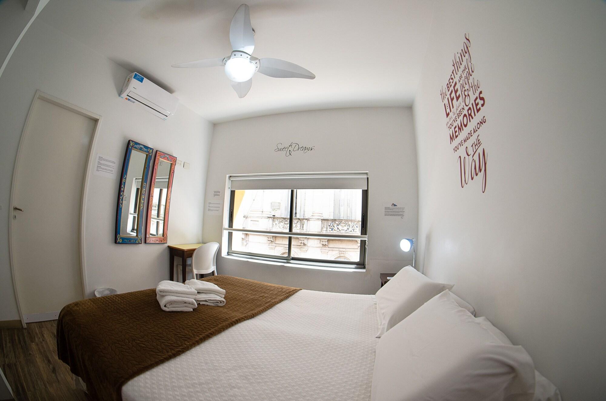 Room, Double Bed, Private Bathroom 7/10