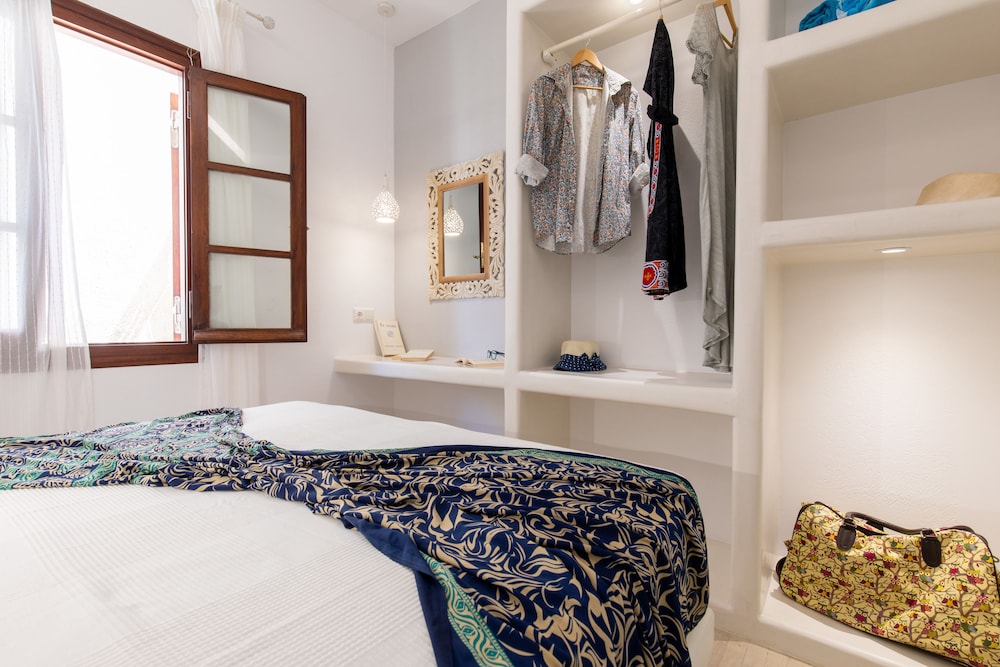 Arco Naxos Luxury Apartments 12/76