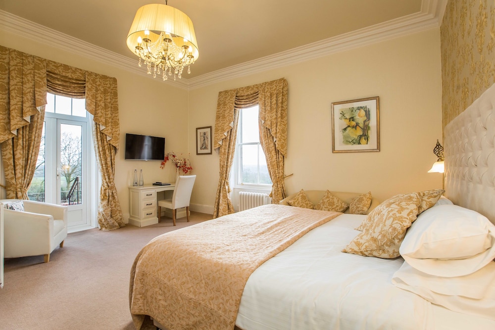 LUXURY, SUITE
