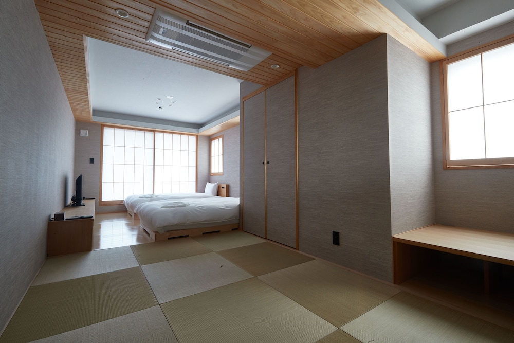 Kamakura Hotel 49/50