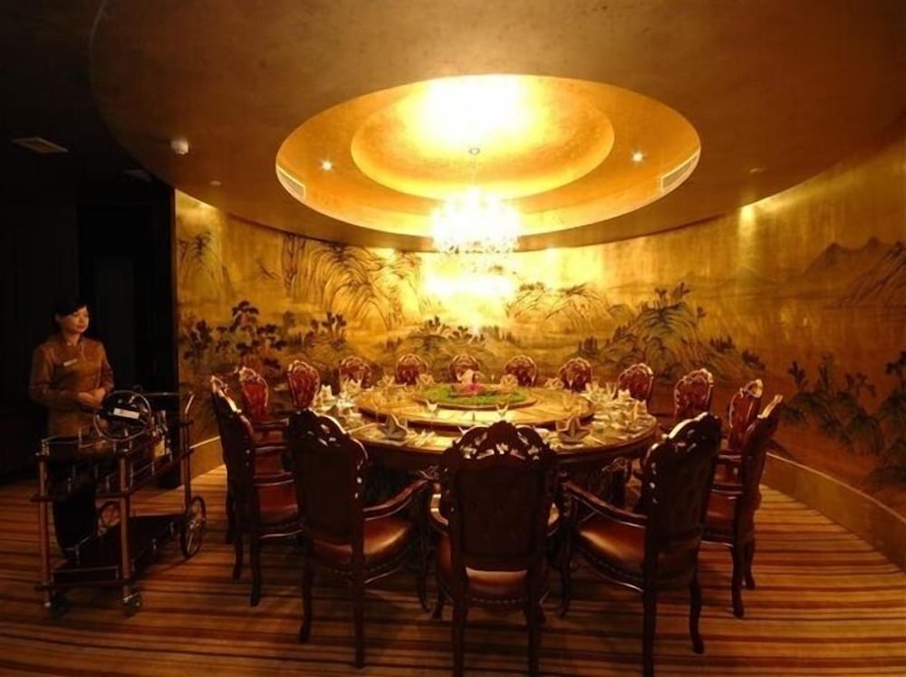 Royal Palace Hotel 19/22