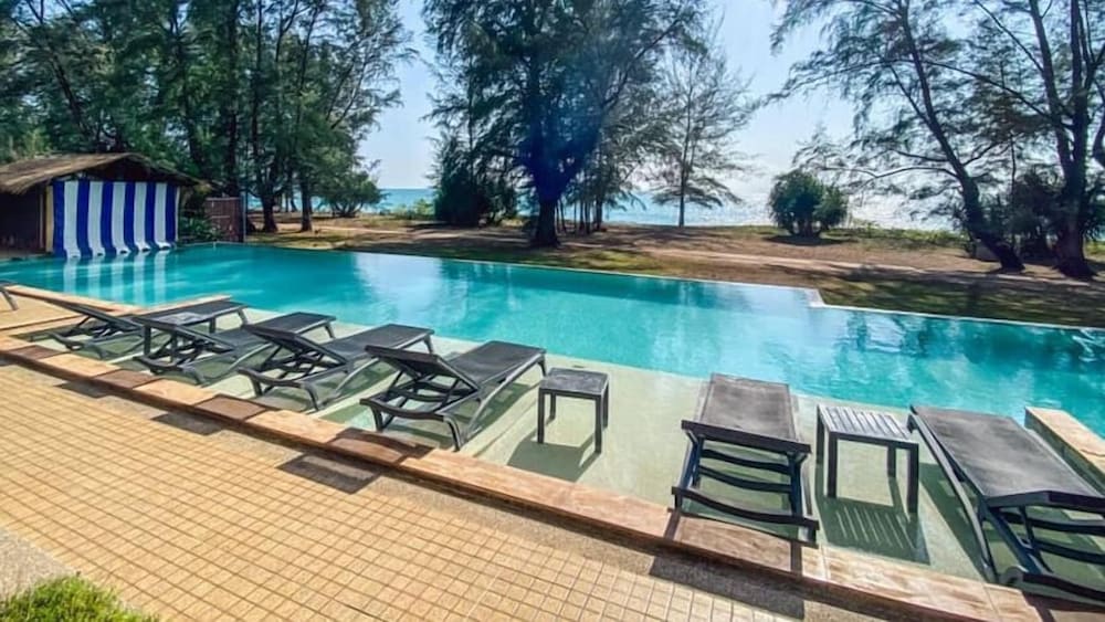 CORIACEA BOUTIQUE RESORT 7/63