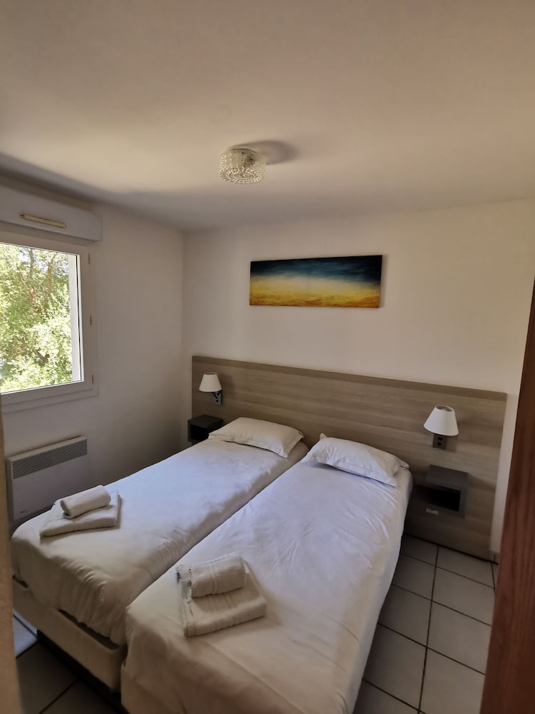 Motel Saint Michel 32/49