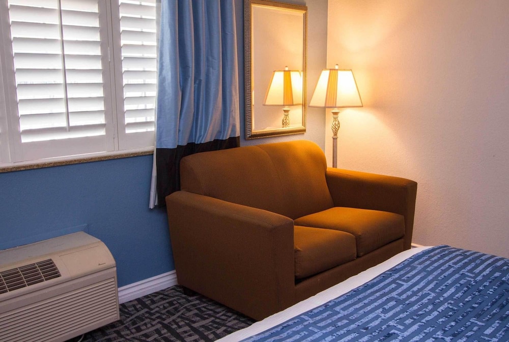 Regency Inn Los Angeles 22/29