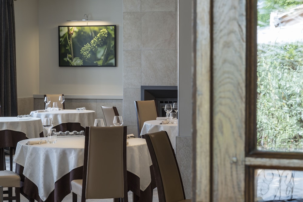 AUBERGE DE CLOCHEMERLE 41/54