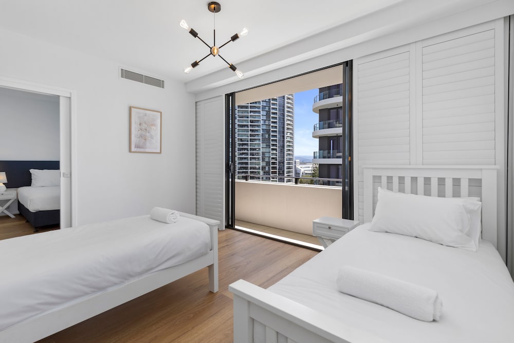 2 Bedrooms, Deluxe, Apartment, 1 Queen and 4 Single Beds, Ocean View