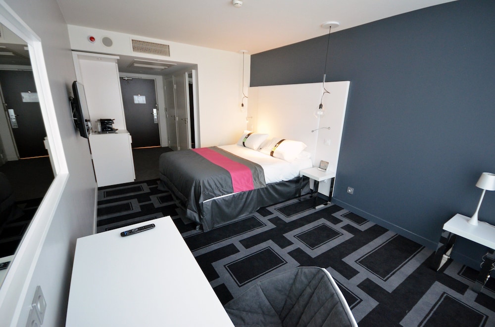 Holiday Inn Dijon 33/75