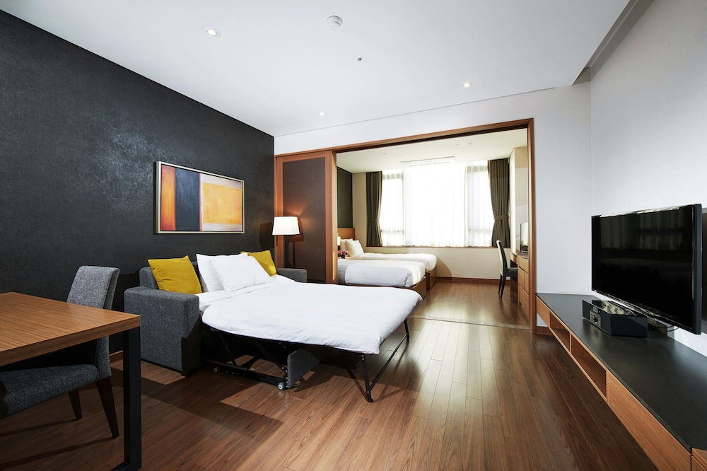 PREMIER, TWIN BEDS