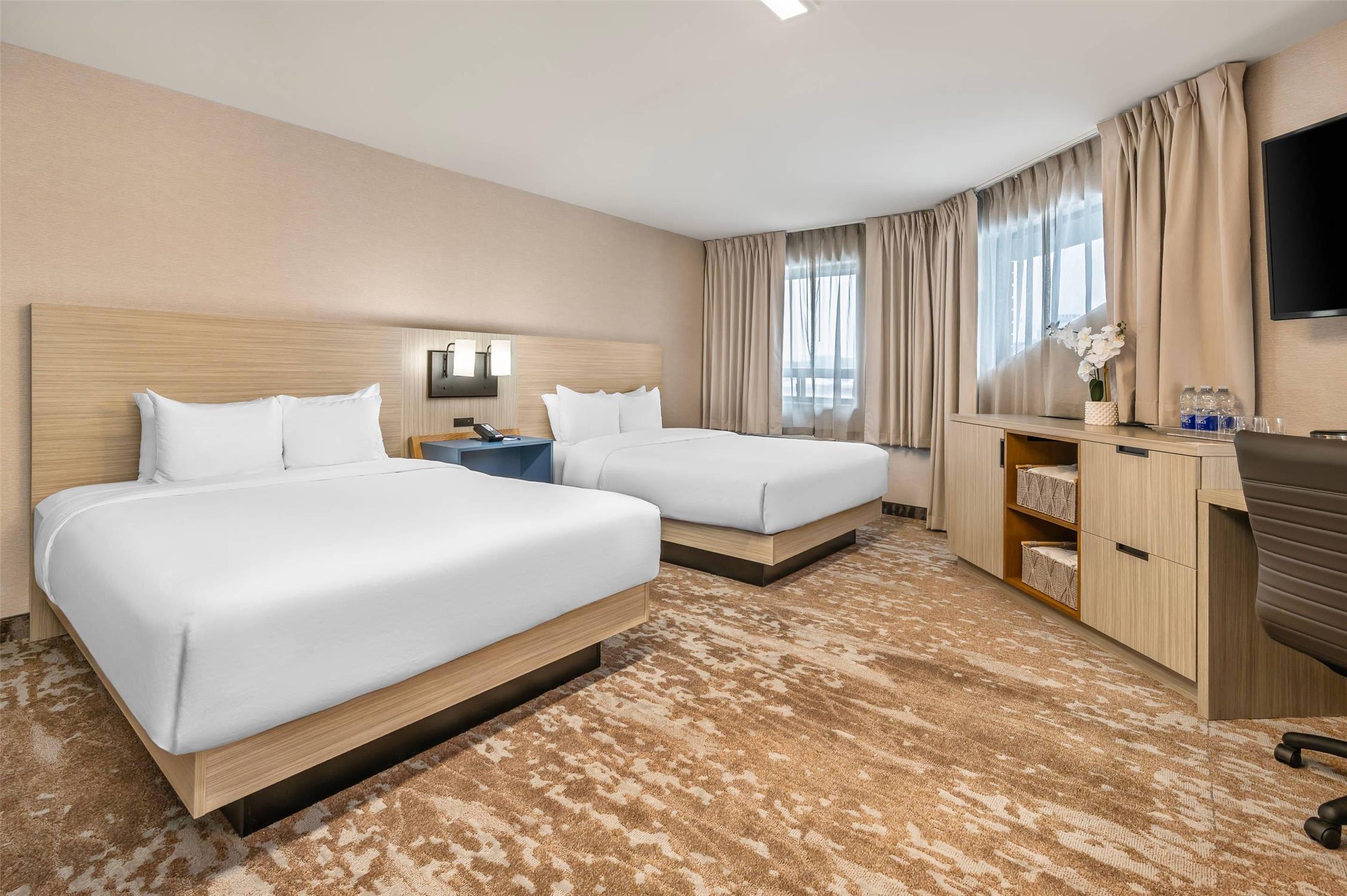 Comfort Inn Laval 7/28