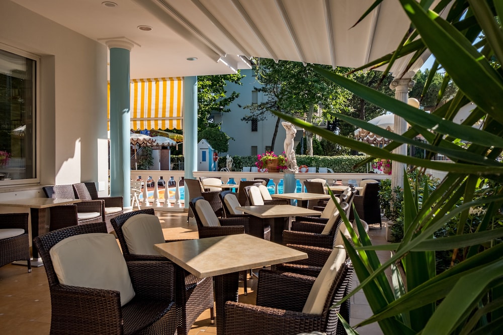 Hotel Villa Dei Fiori 47/56