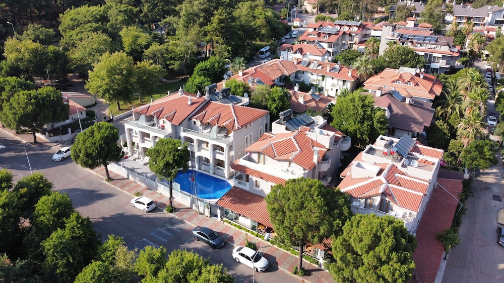 Arya Hotel 63/68