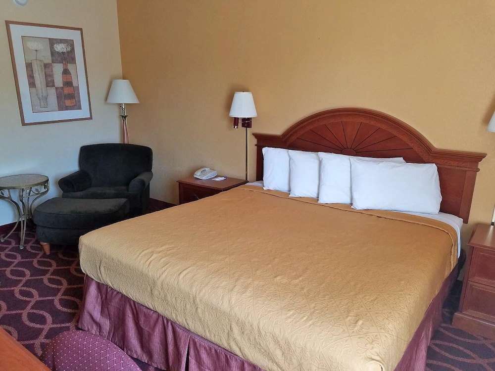 American Inn Evansville 8/22