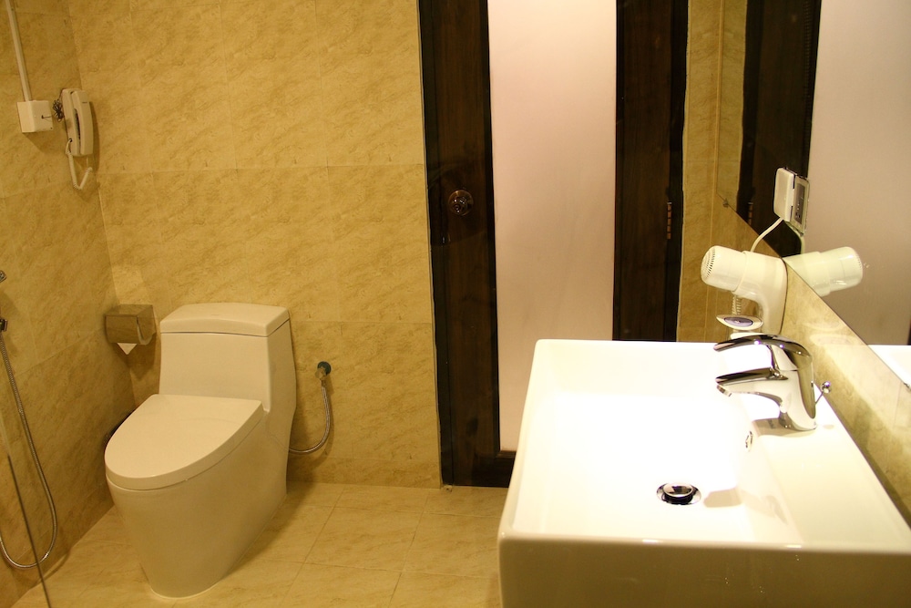 Blossom Hotel 45/48