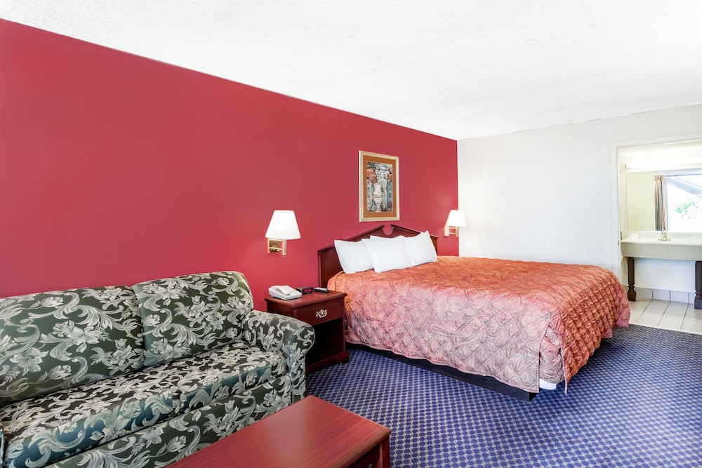 Days Inn By Wyndham Martin 8/16