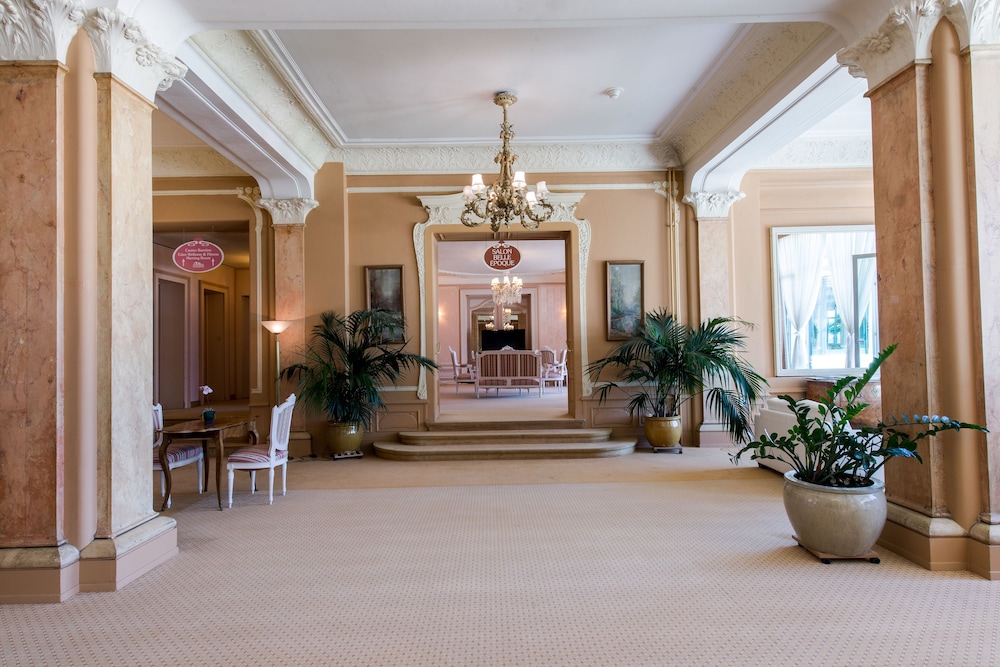 Eden Palace Au Lac 8/62
