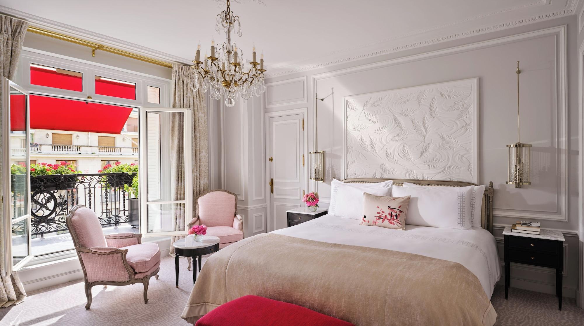 Prestige, Suite, Montaigne View, Balcony