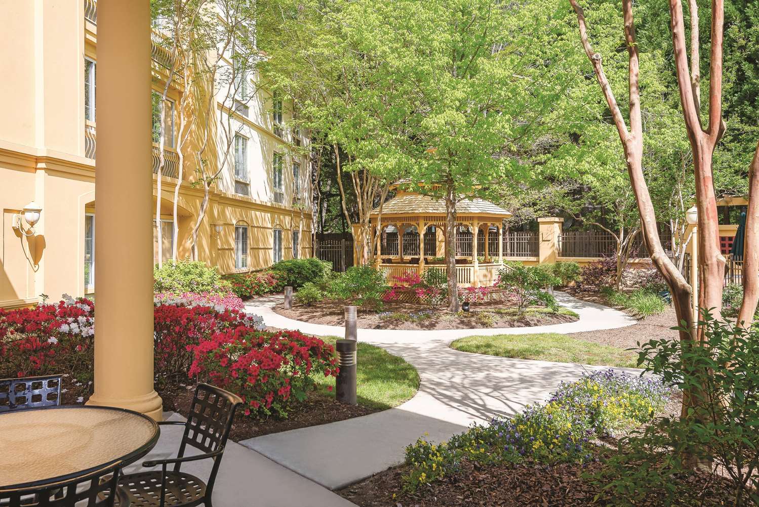 La Quinta Inn & Suites by Wyndham Univ Area Chapel Hill 63/67