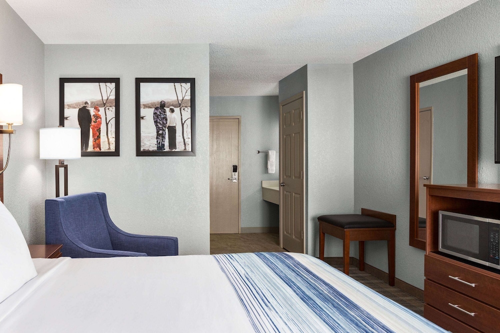 AmericInn by Wyndham Williamsburg 11/50