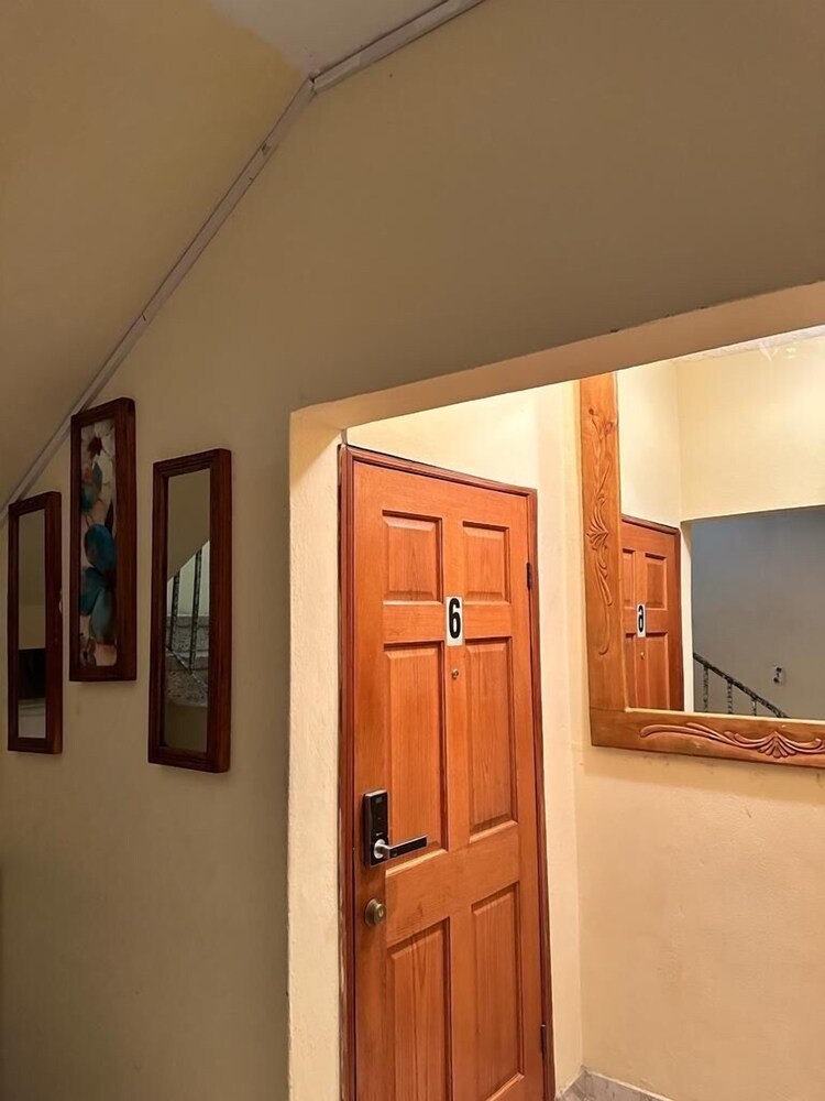Pc Entreprises Guest House 25/50