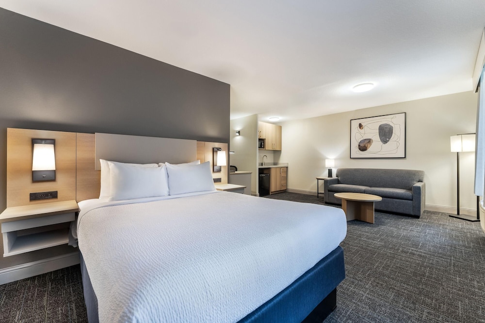 Executive, Queen Bed