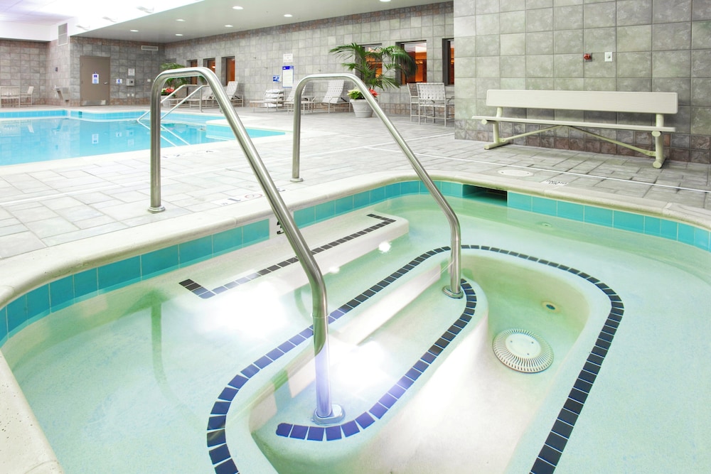 Holiday Inn Express & Suites Hagerstown 37/67