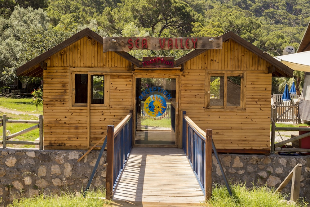 Sea Valley Lodge 3/50