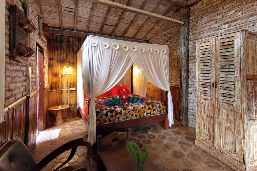 Santhika B&B 23/50