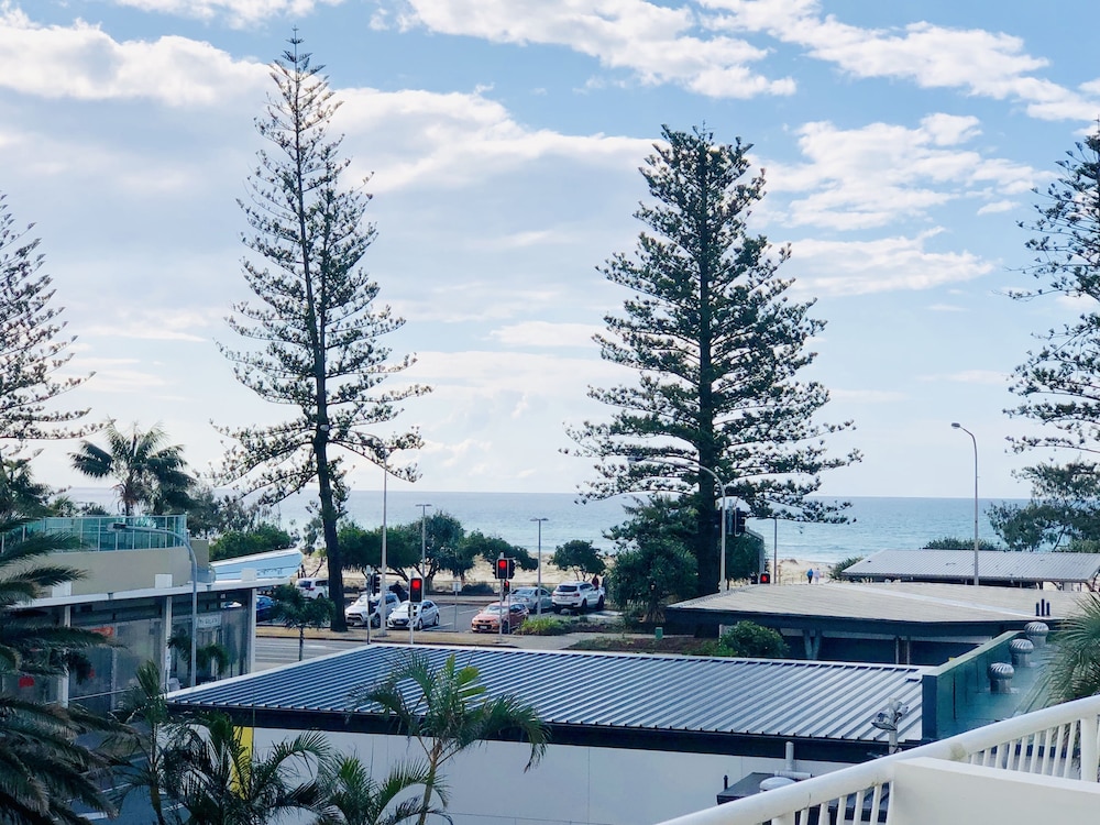 Kirra Beach Apartments 73/78