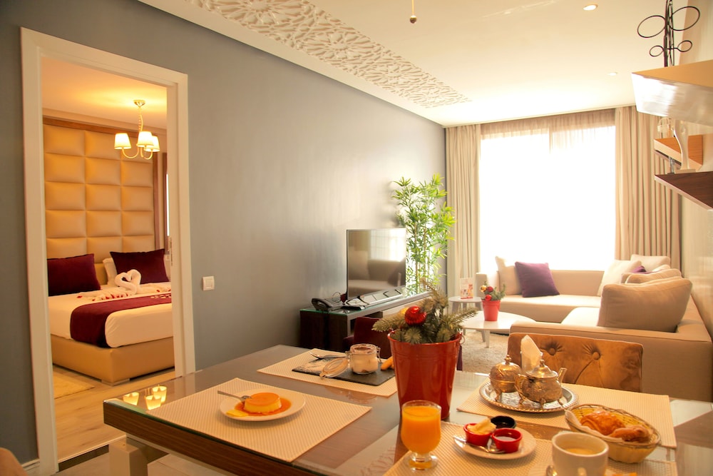 Rent Inn Suites Hotel 44/60