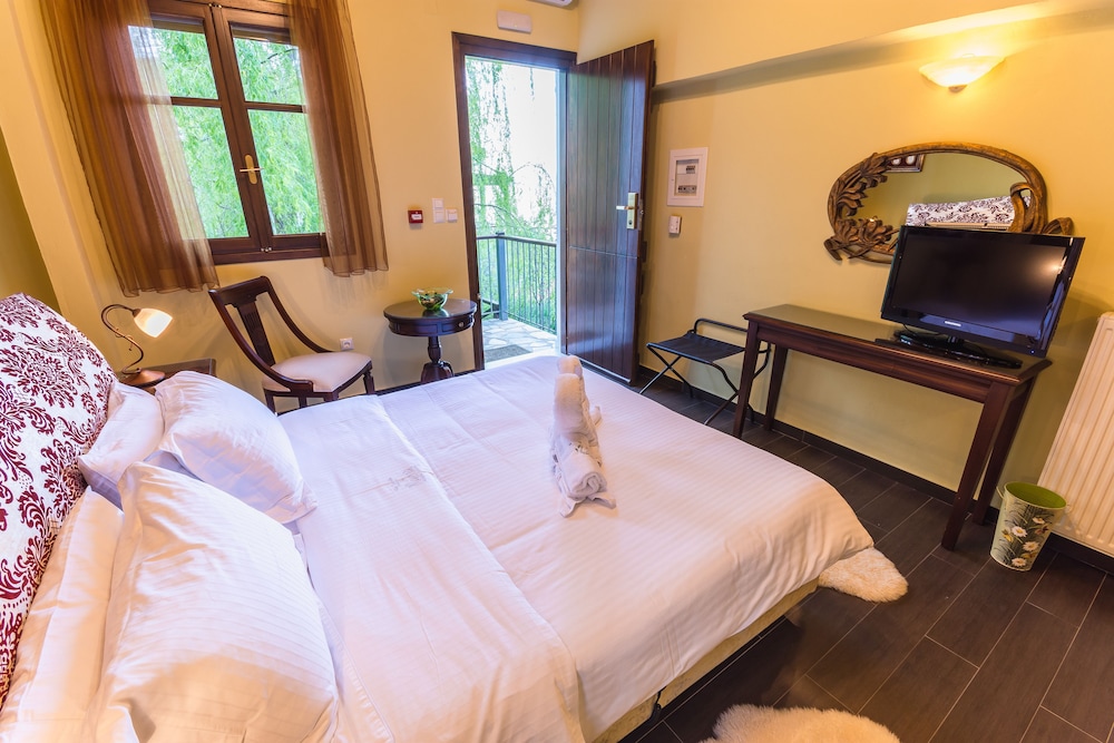 Ilaeira Mountain Resort 4/50