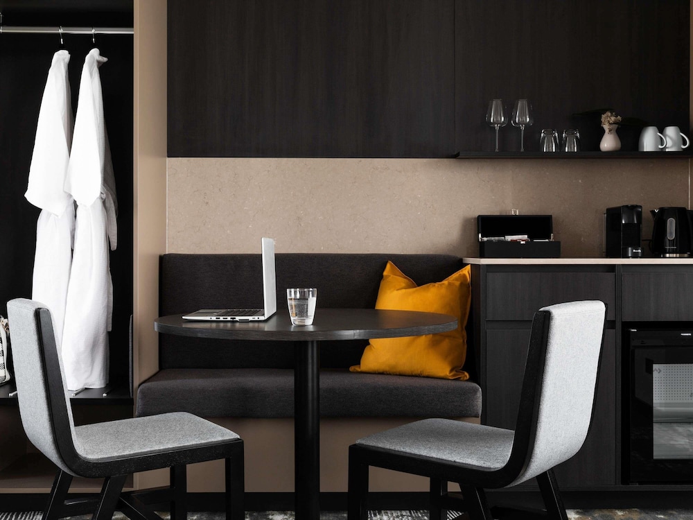 Novotel Devonport 41/50