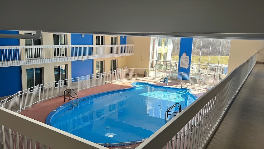swimming pool spa