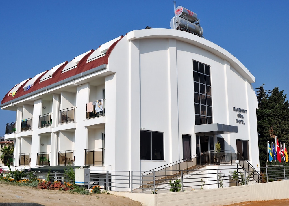 A Hotel Side 2/54
