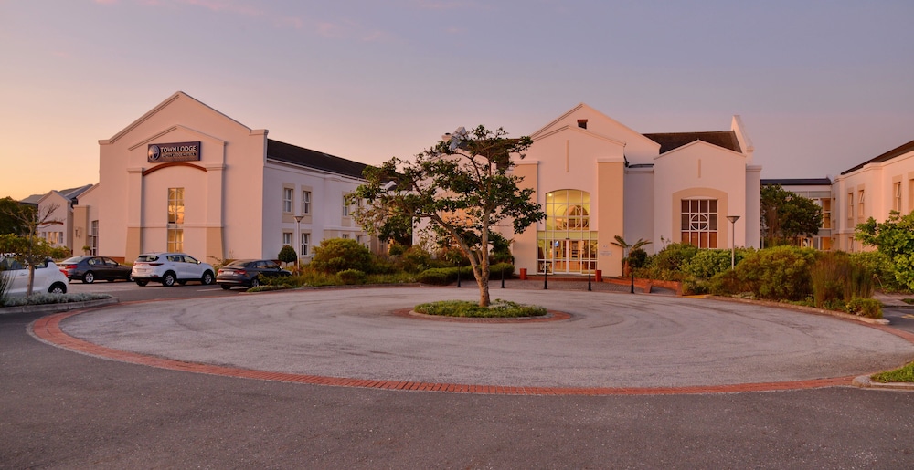 Town Lodge George 6/36