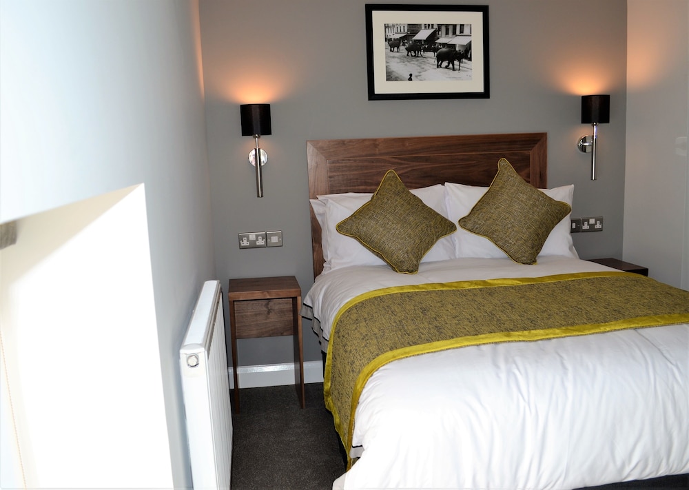 New Park Hotel 5/50
