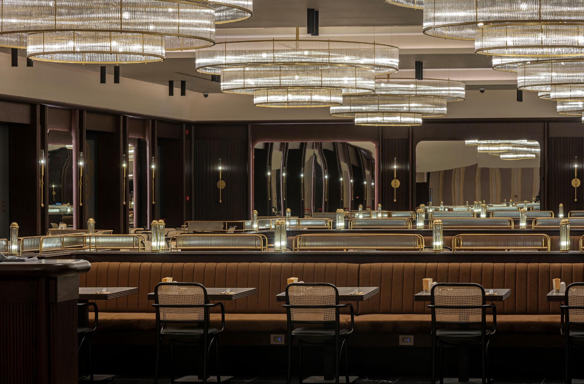 GoldenEye Hotel & Casino 30/30