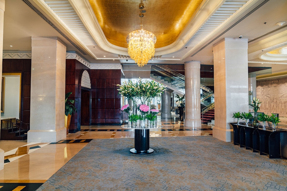 The Nile Ritz-Carlton, Cairo 10/75
