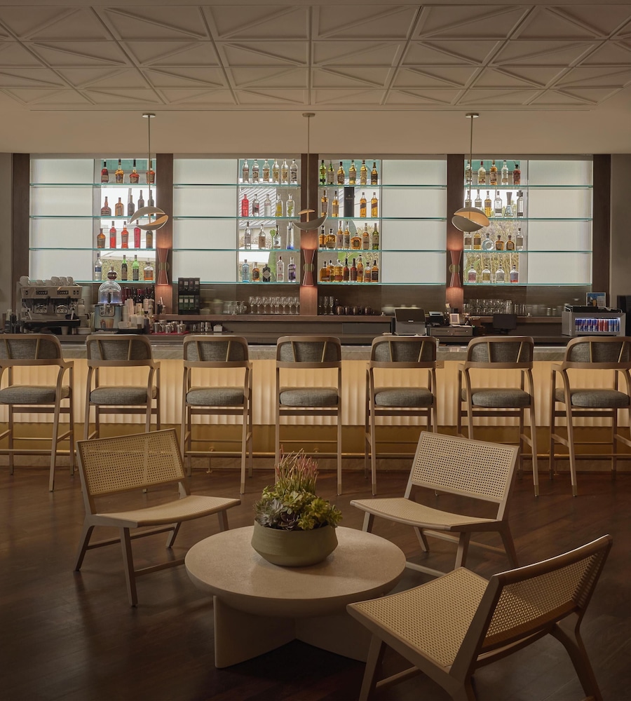 Hyatt Centric Delfina Santa Monica 51/65