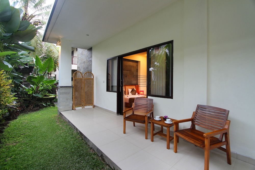 Putri Ayu Cottages 26/63