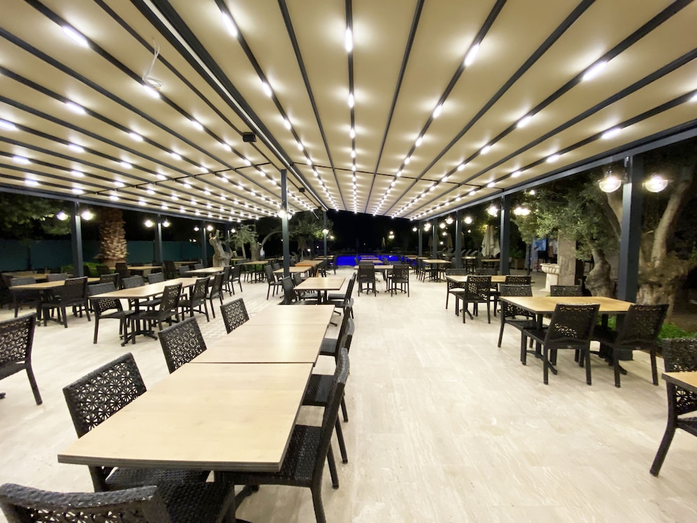 Assos Park Hotel 53/64