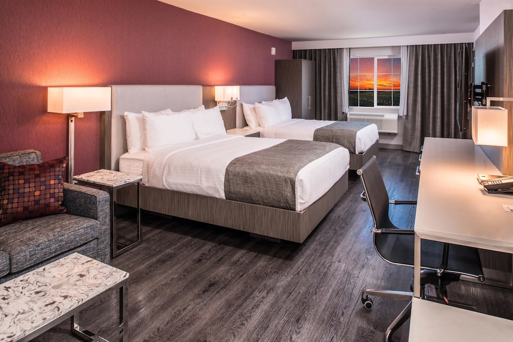 Best Western Plus Temecula Wine Country Hotel & Suites 12/34