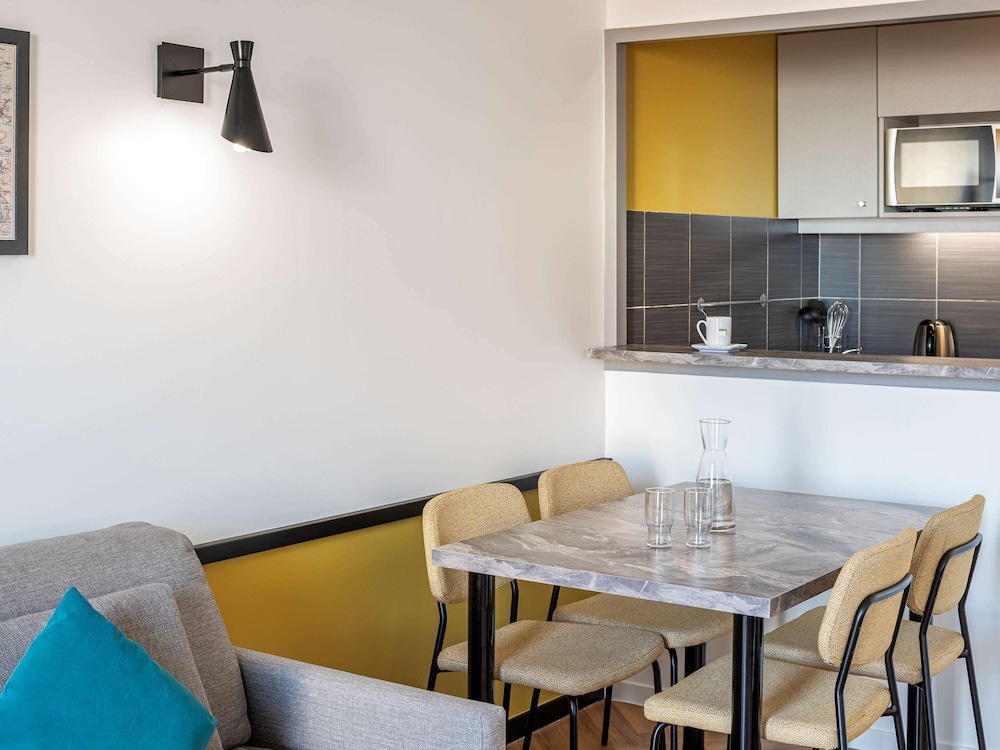 Adagio Paris Montrouge 57/64