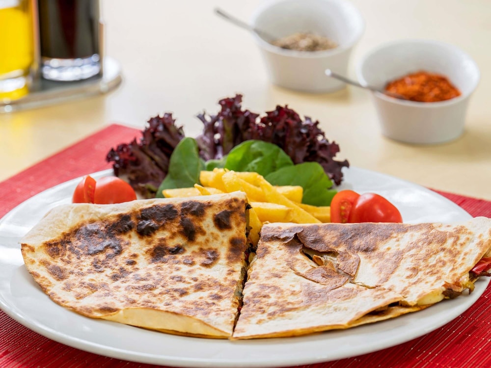 Ibis Izmir Alsancak 16/46