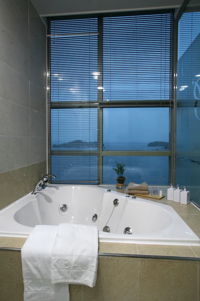 Benikea Hotel Yeosu 46/46