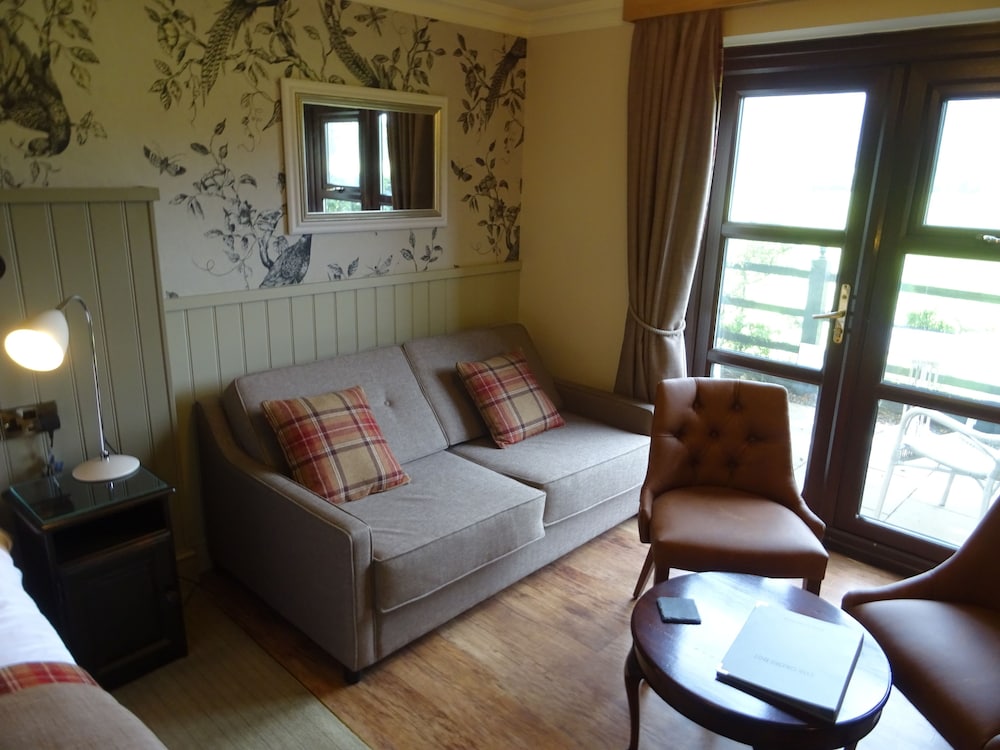 The Groes Inn 43/67