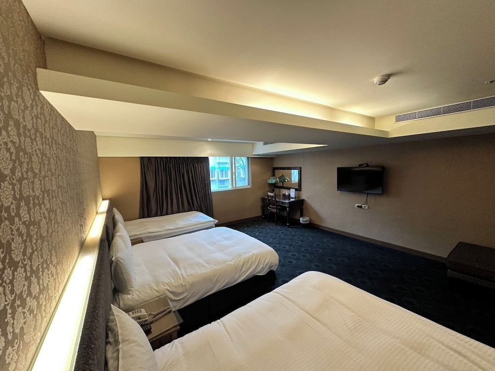 Cai She Hotel 12/48