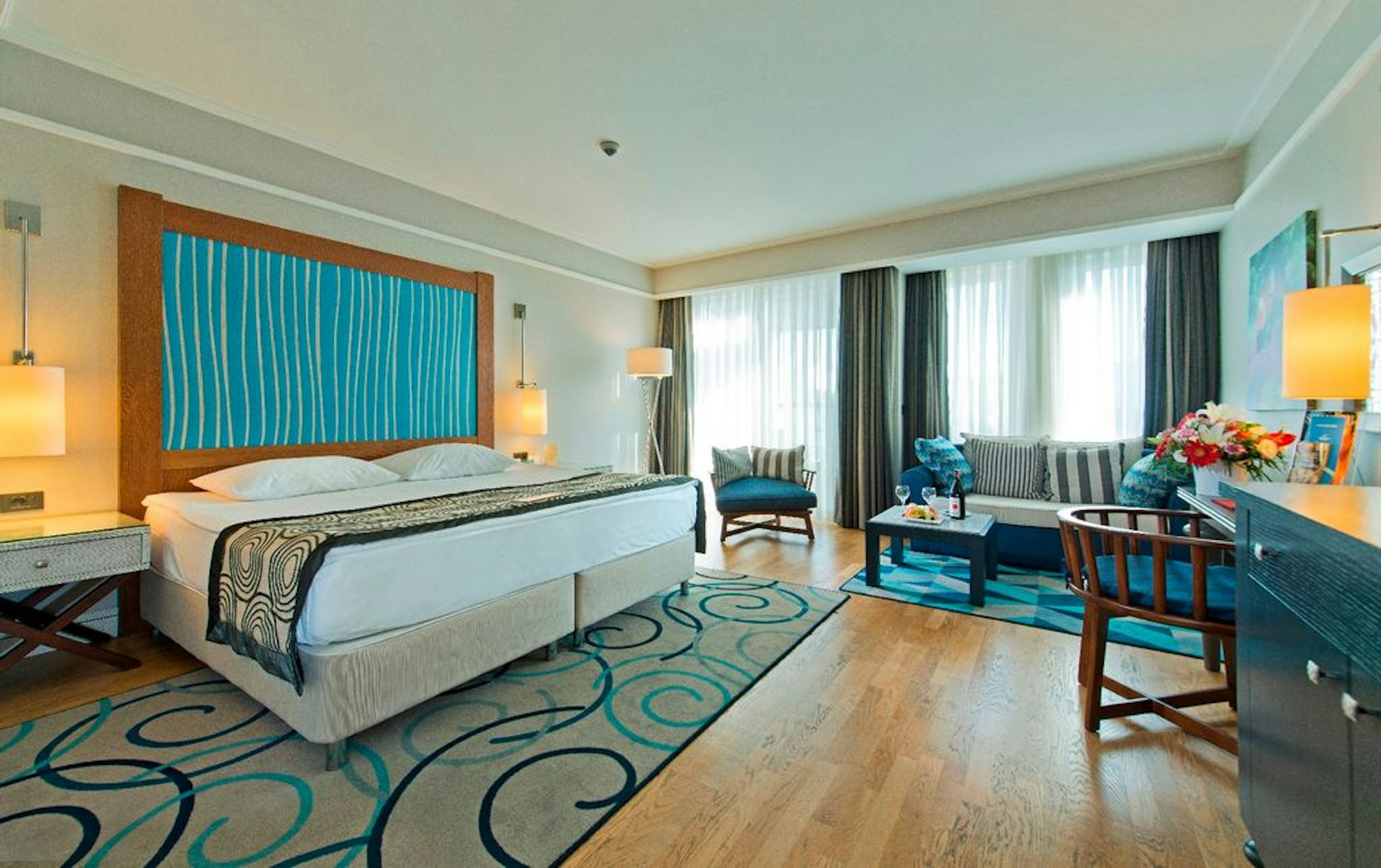 Courtyard, Suite
